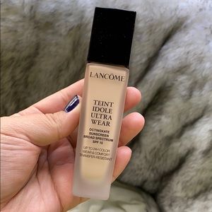 Lancôme Foundation- Shade 260
